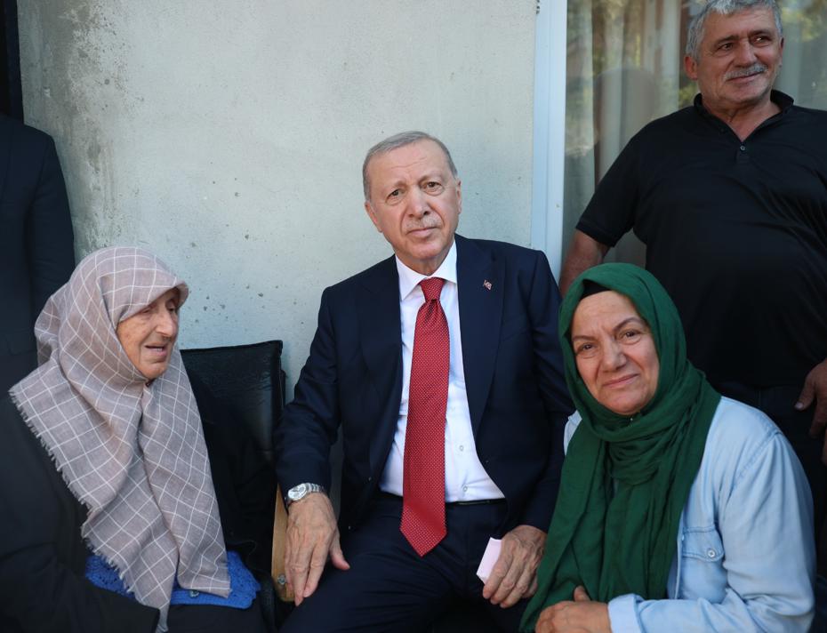 Cumhurbaşkanı Erdoğan'dan Komşularına Sıcak Ziyaretler