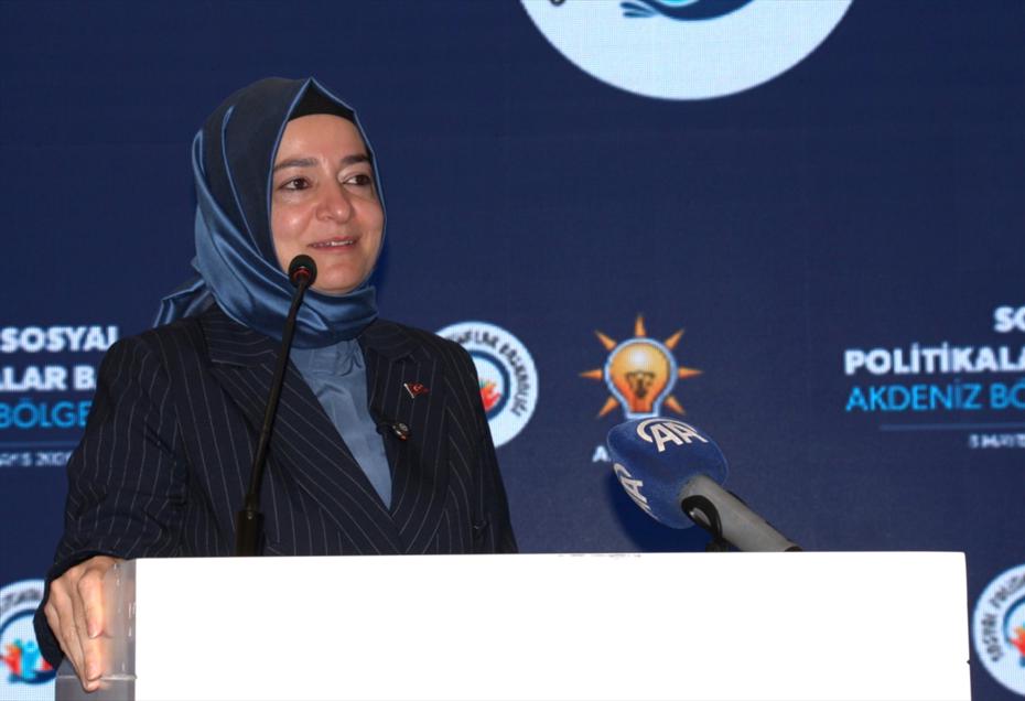 Fatma Betül Sayan Kaya: Tüm Görevlerimden Affımı İstiyorum
