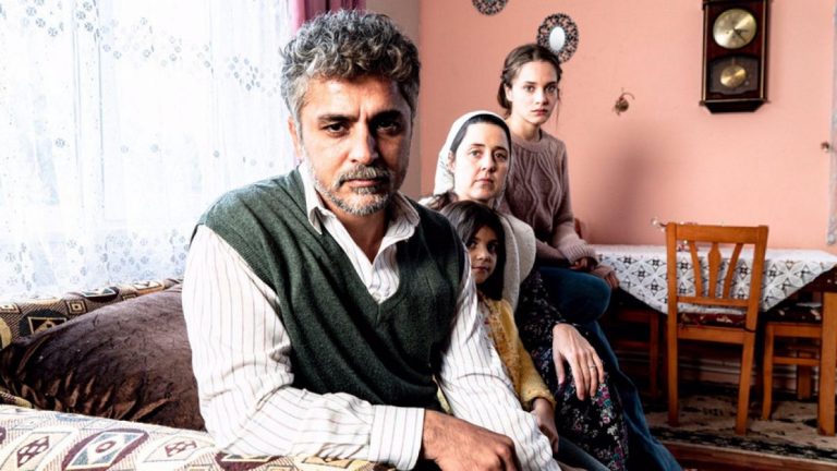 Zeki Demirkubuz'un “Hayat” filmi Oscar adayı seçildi