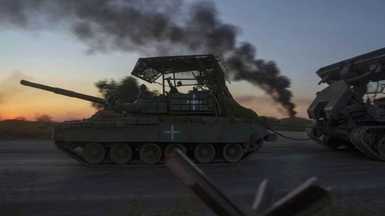 Zelenskiy, Kursk operasyonunun başlamasından bu yana ilk kez sınır bölgesini ziyaret etti