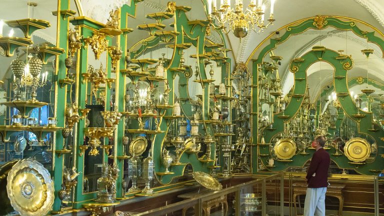 “Yeşil Kasa” soygununda çalınan mücevherler Almanya'da yeniden sergilendi