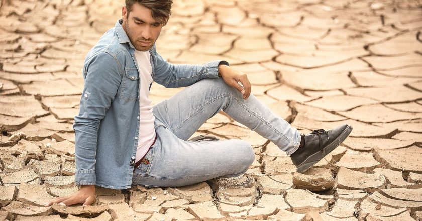 Eski Kot Pantolonlardan Çanta Yapımı: Adım Adım DIY Rehberi