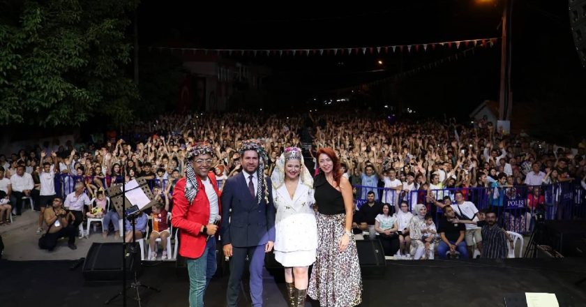 Tavas Zeybek Festivali renkli görüntülere ev sahipliği yapıyor