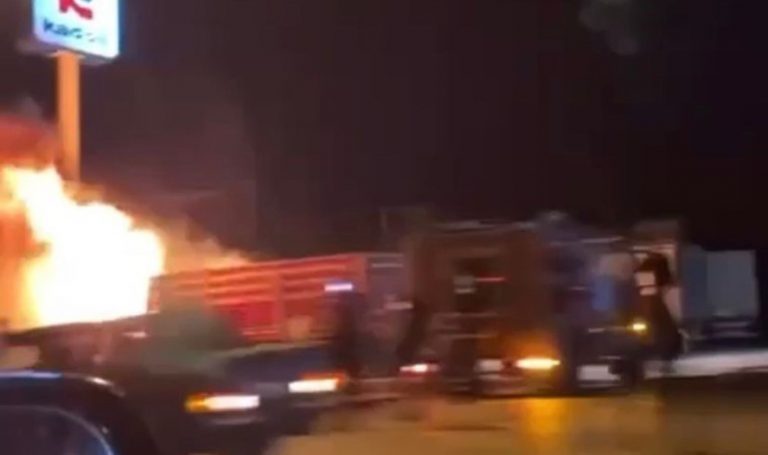 Felaketin eşiğinden döndü: Kamyon alev aldı