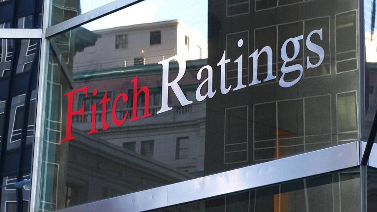 Fitch Türkiye'nin kredi notunu yükseltti