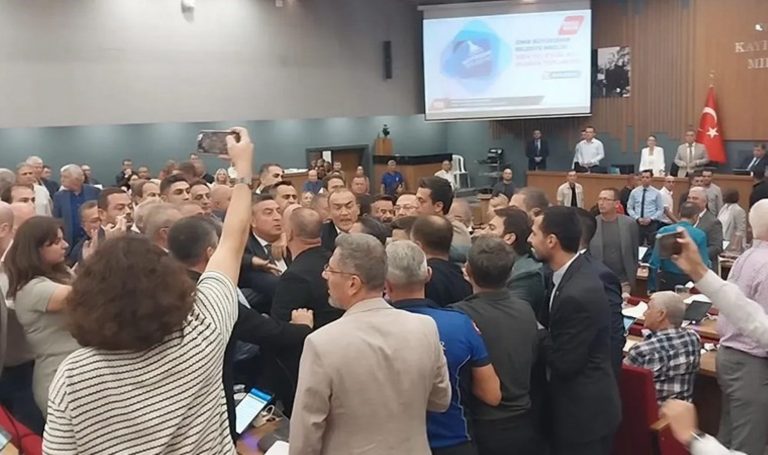 Meclis’te “Kılıçdaroğlu” ve “Gezi” gerilimi: AKP’li vekilin sözleri tepkilere neden oldu! – Son dakika siyasi haberler