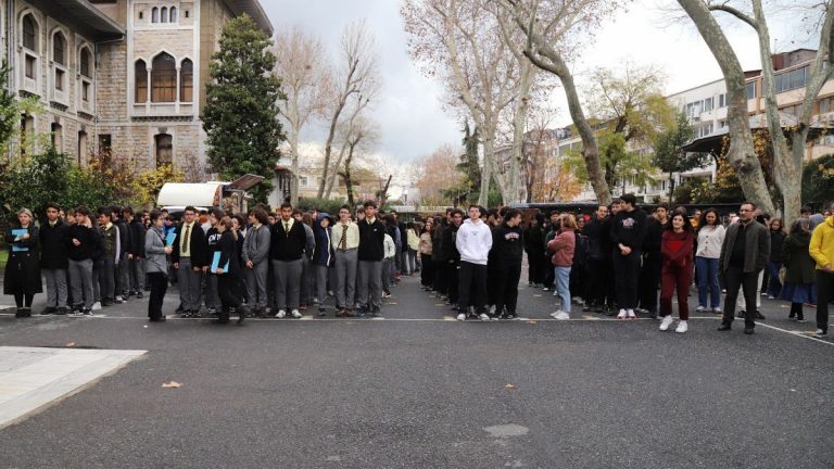 Beyin göçü Türkiye’nin en iyi liselerinden mezun olmakla başlıyor