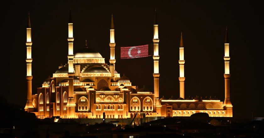 Ramazan’ın Tarawih’in ilk duası yapıldı