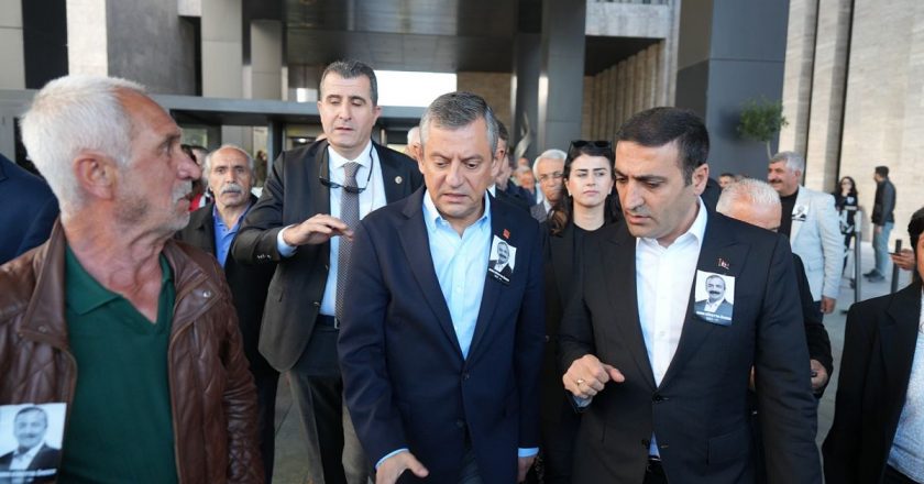 Özgür Özel’e saldıran kişinin 2004 yılında çocuklarını öldürdüğü keşfedildi.