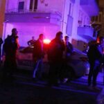 Polisi arayıp, “Bizi dövüyorlar” diye polisleri şikayet etti