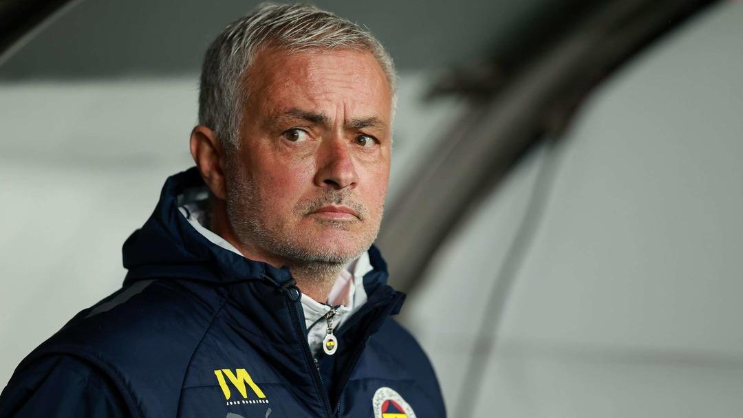 Jose_20mourinho_20Fenerbahce_202025