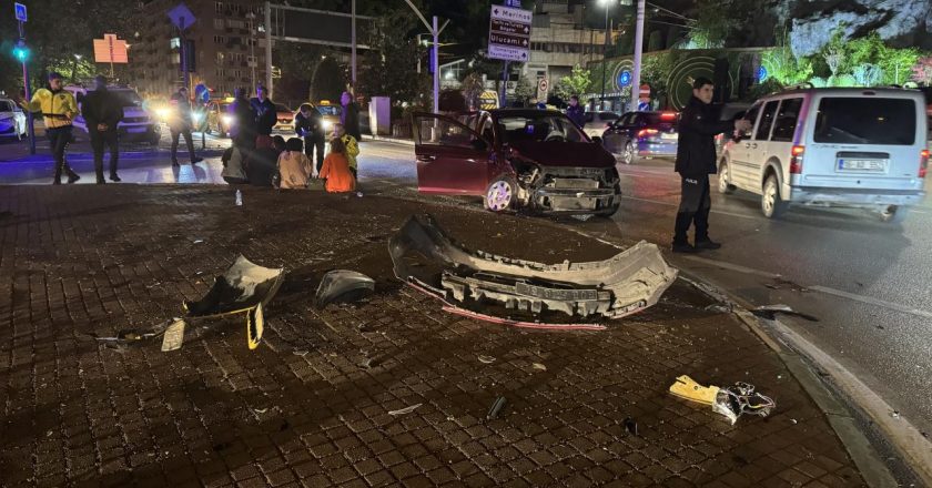 Araba çantada bir taksi ile çarpıştı: 7 yaralı