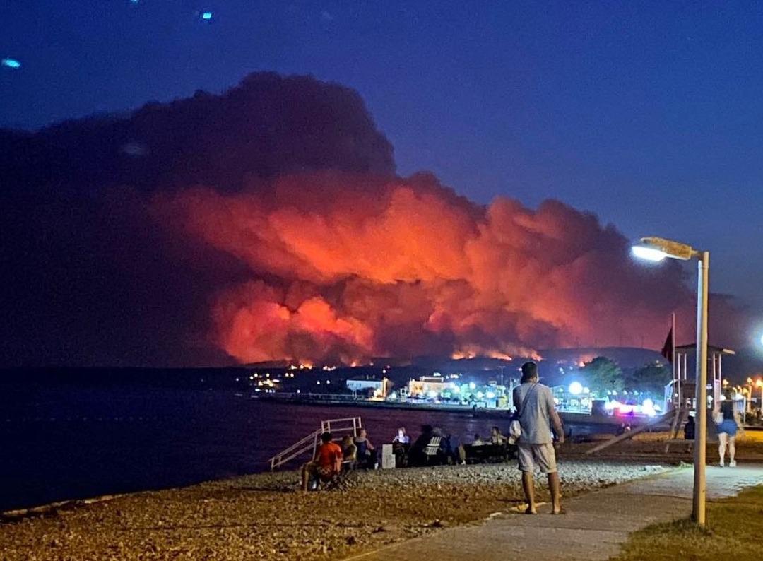 Tekirdağ ve Çanakkale'de orman yangını! Köyler tahliye edildi, bir kişi 5 tutuldu