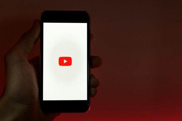 YouTube’un video oynatıcısında değişiklik sinyali! İşte Reddit’te paylaşılan söz konusu tasarım