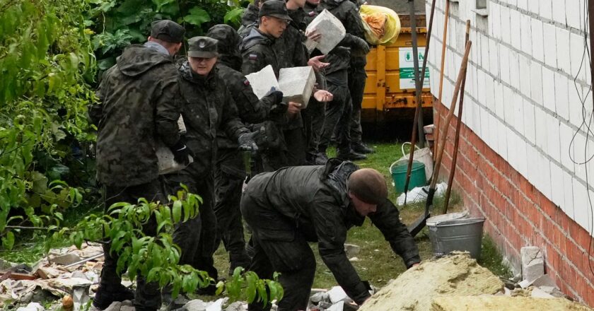 Polonya, Ukrayna sınırındaki İHA tehdidi nedeniyle uçaklarını kısa süreli konuşlandırdı