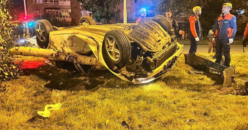 Erzurum’da takla atan otomobildeki 4 kişi yaralandı