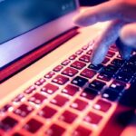Teknoloji devinden çarpıcı karar! Yüzlerce kişi etkilenecek