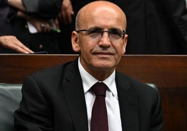 Bakan Şimşek: Daha az kırılganız