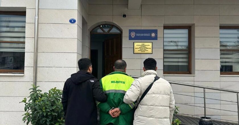 Gaziantep’te belediye çalışanı gibi davranan mahkum tutuklandı